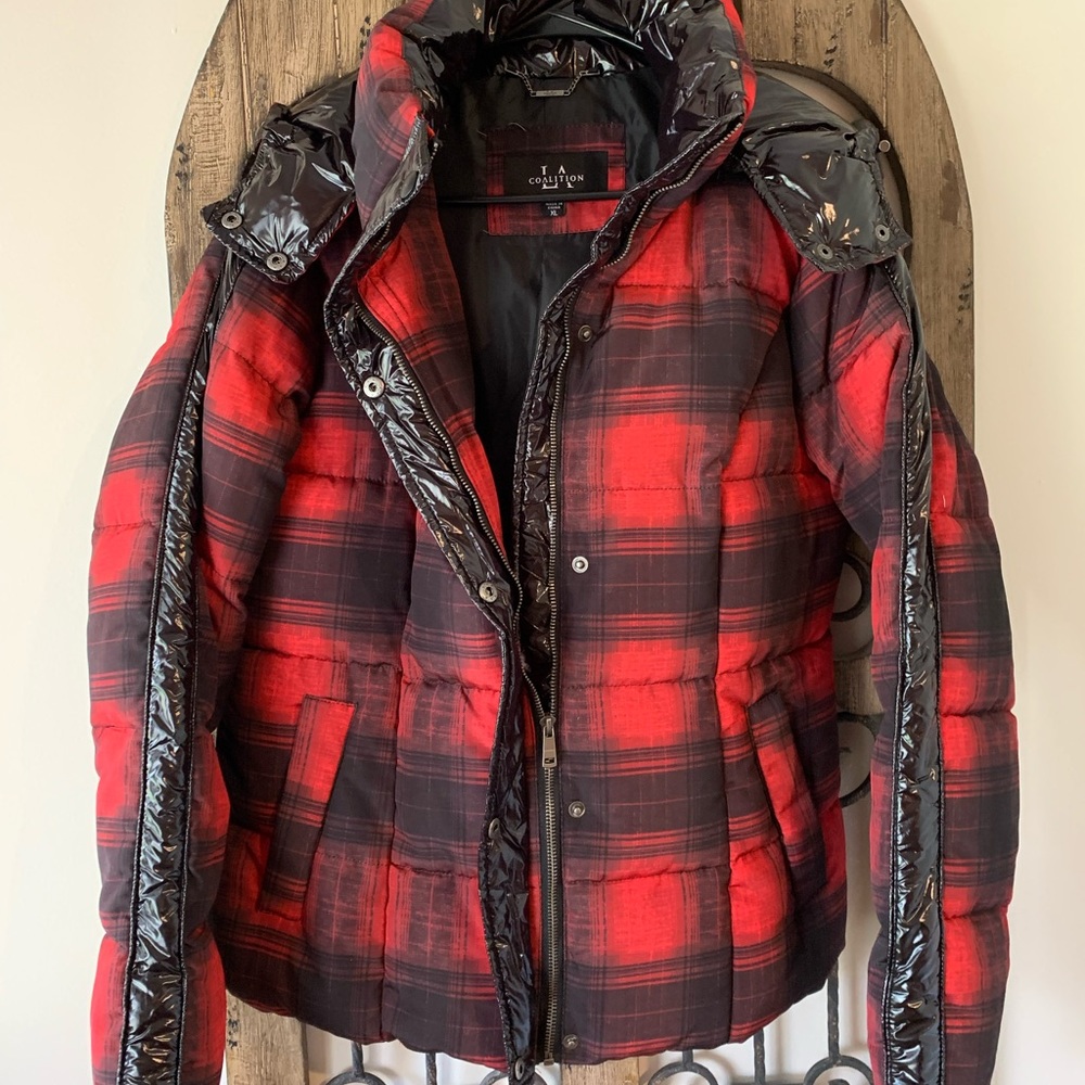 LA Coalition puffer jacket XL, but runs small will fit M/L